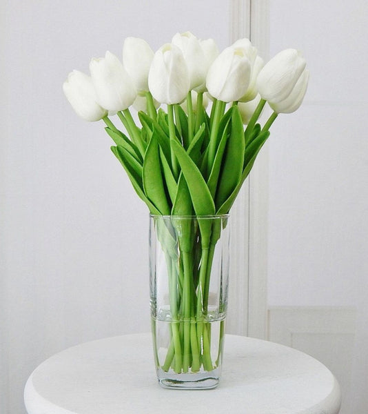 10 white tulips